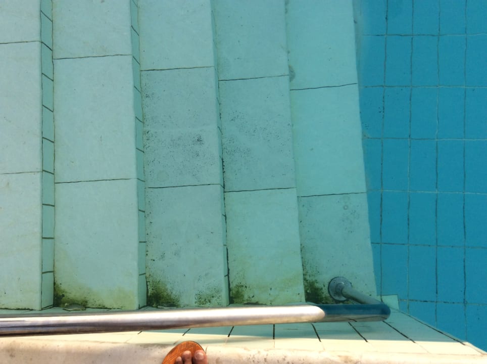 Pool Crowne Plaza Hotel Yas Island