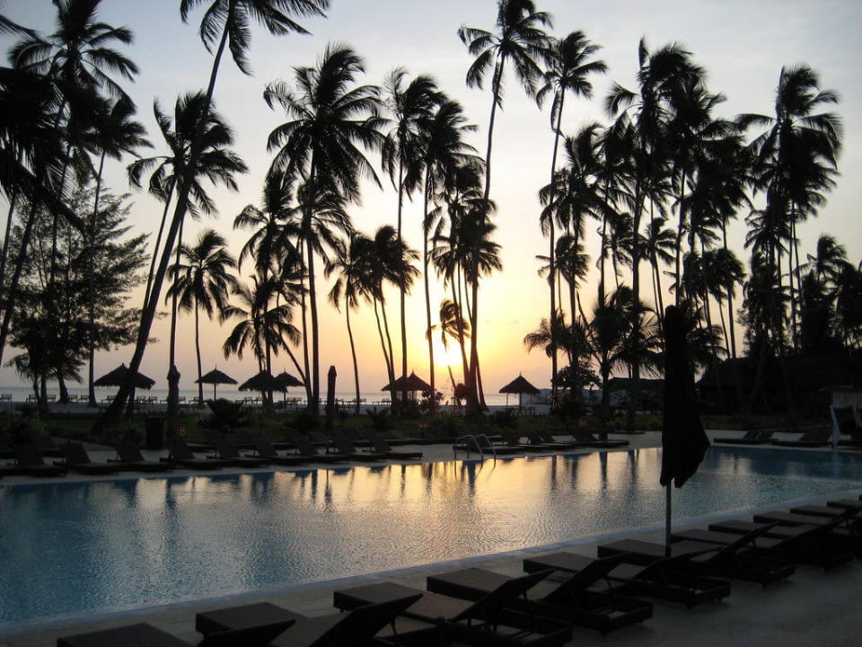 Pool morgens um 7 Uhr TUI Blue Bahari Zanzibar