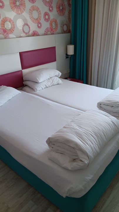 Zimmer Ramada Resort by Wyndham Side