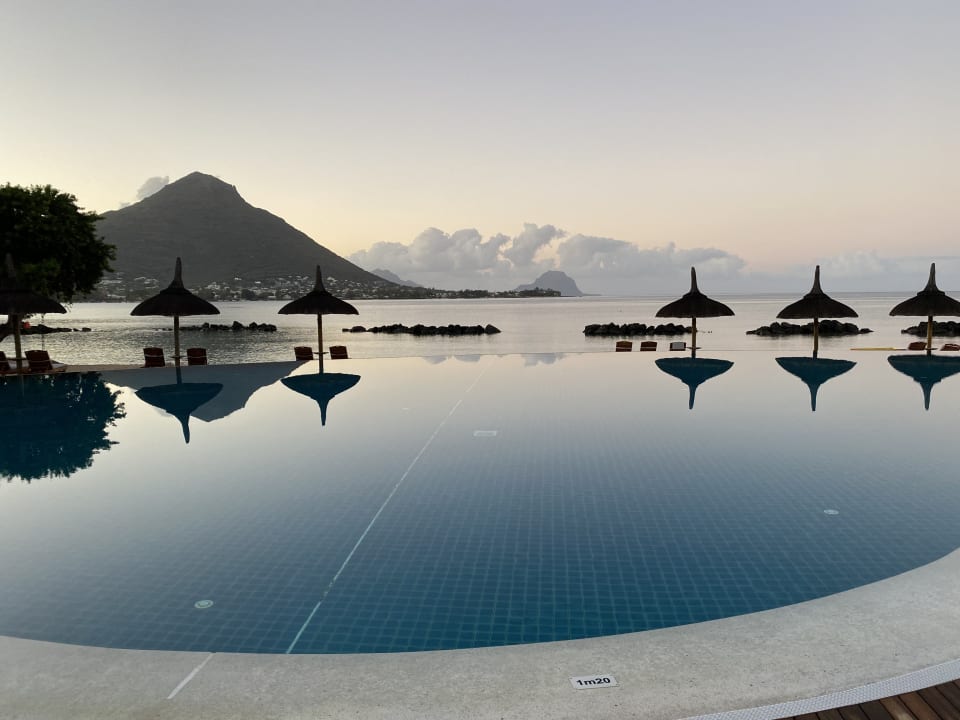 Pool Sands Suites Resort & Spa
