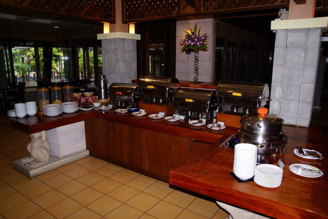 Frühstücksbuffet: warme Speißen Khao Lak Merlin Resort