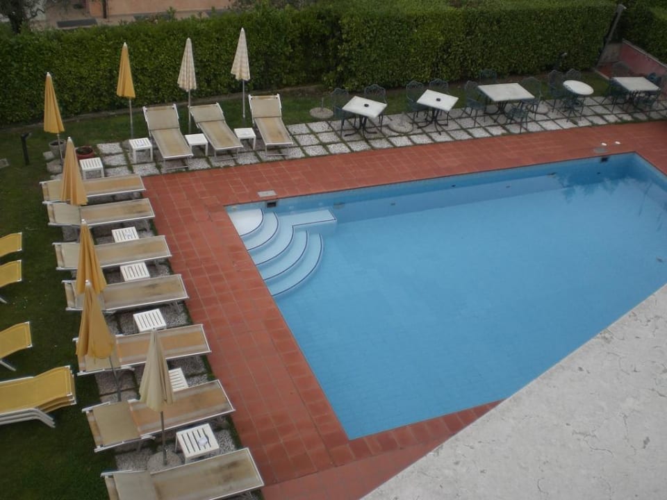 Blick von der Dachterrasse auf den Pool Villa Ca Nova