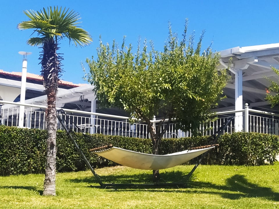 Gartenanlage Akrathos Beach Hotel