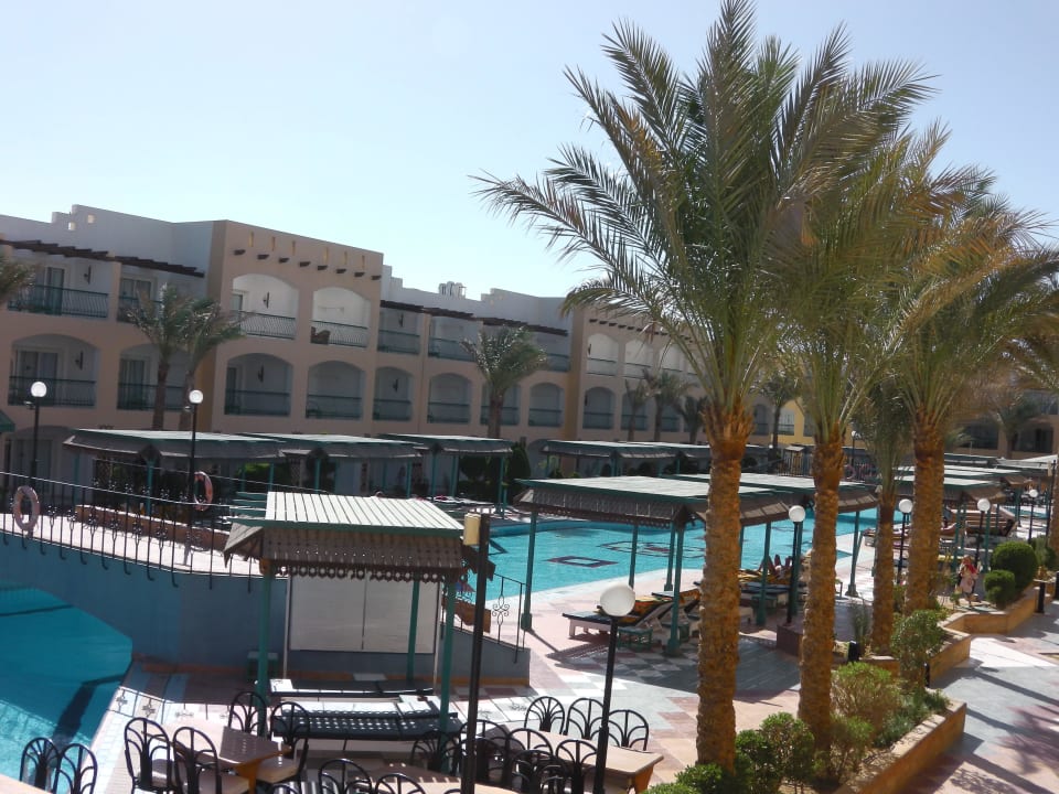 Blick von unserem Zimmer auf den Pool Bel Air Azur Resort - Adults only