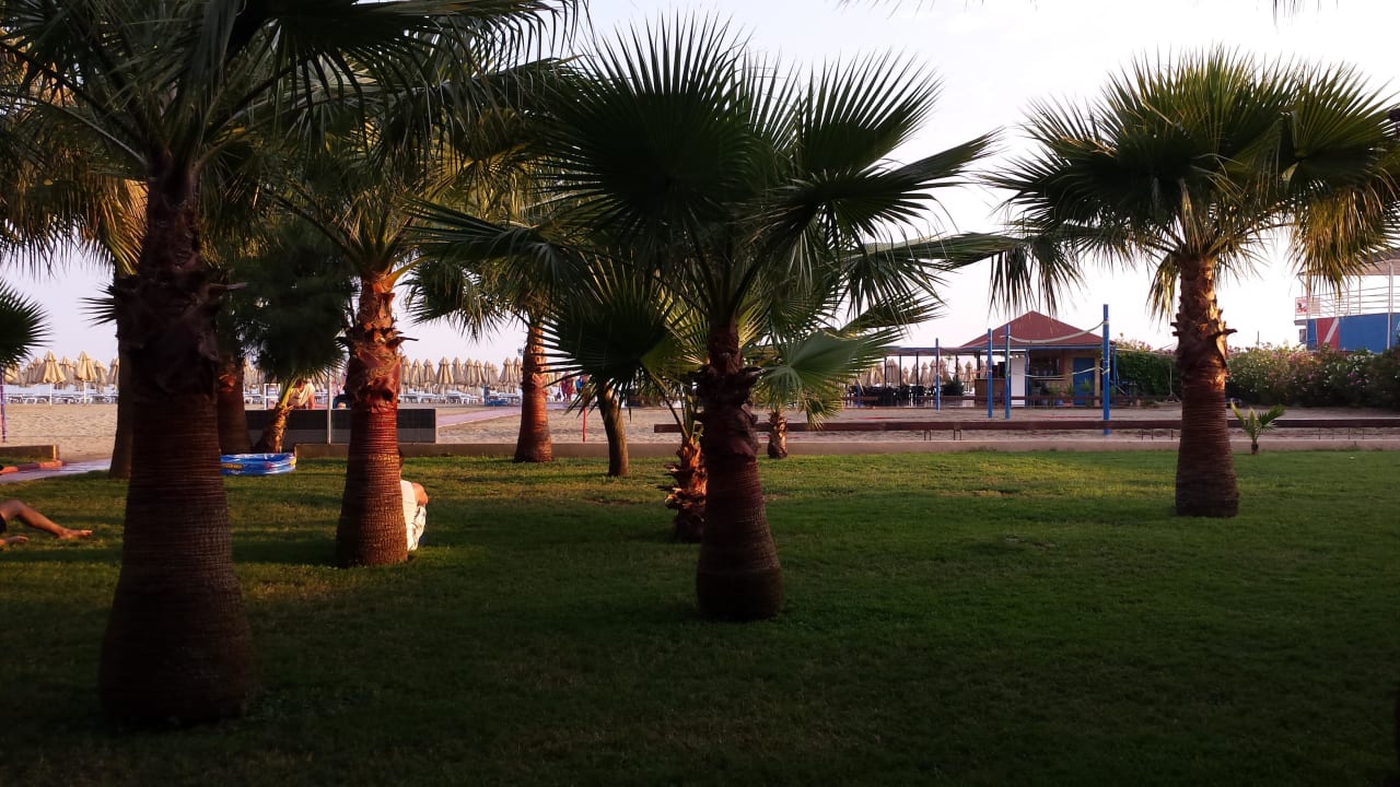 Strand Hotel Royal Garden Beach