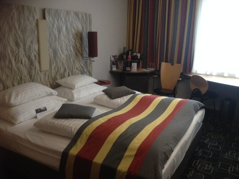 Grosses Doppelbett Hotel Mercure Wien Zentrum