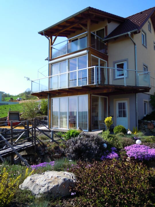 Liebevoll angelegter Garten Ferienwohnung Alpenblick