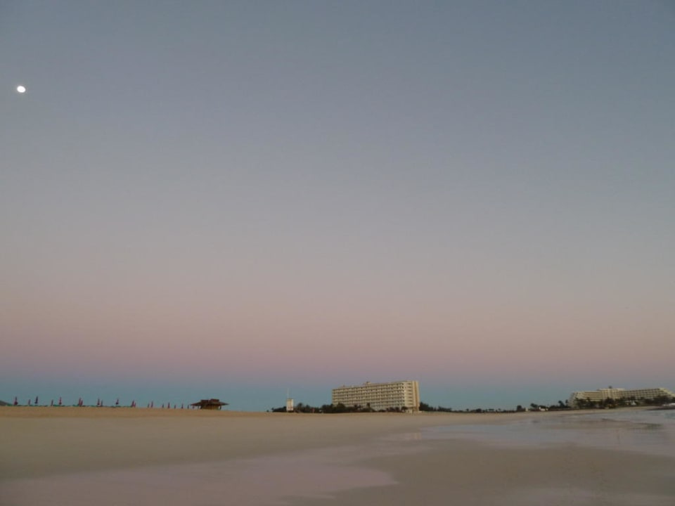 Bei Sonnenaufgang Hotel Riu Oliva Beach Resort