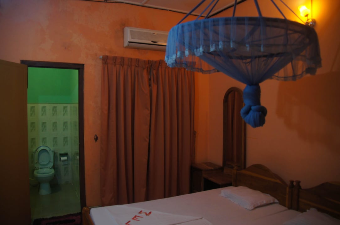 Summer Village Hotel в Полонннаруве Hotel The Village Polonnaruwa