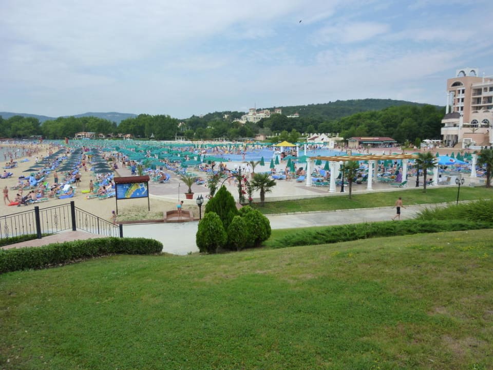 Strand mit Liegen Duni Royal Pelican Resort