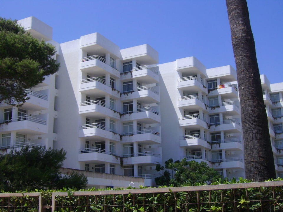 Von der Promenade aus fotografiert Hotel Palia Sa Coma Playa