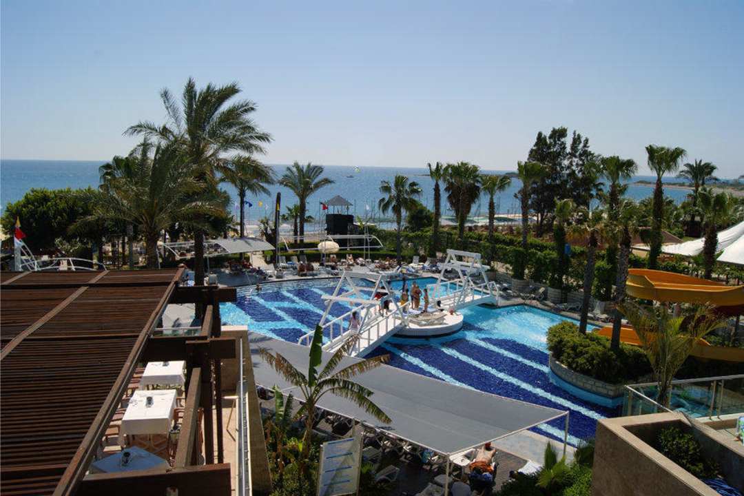 Blick auf den Pool  Sealife Buket Resort & Beach