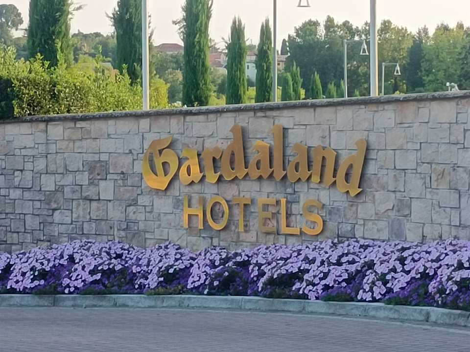 Außenansicht Gardaland Adventure Hotel