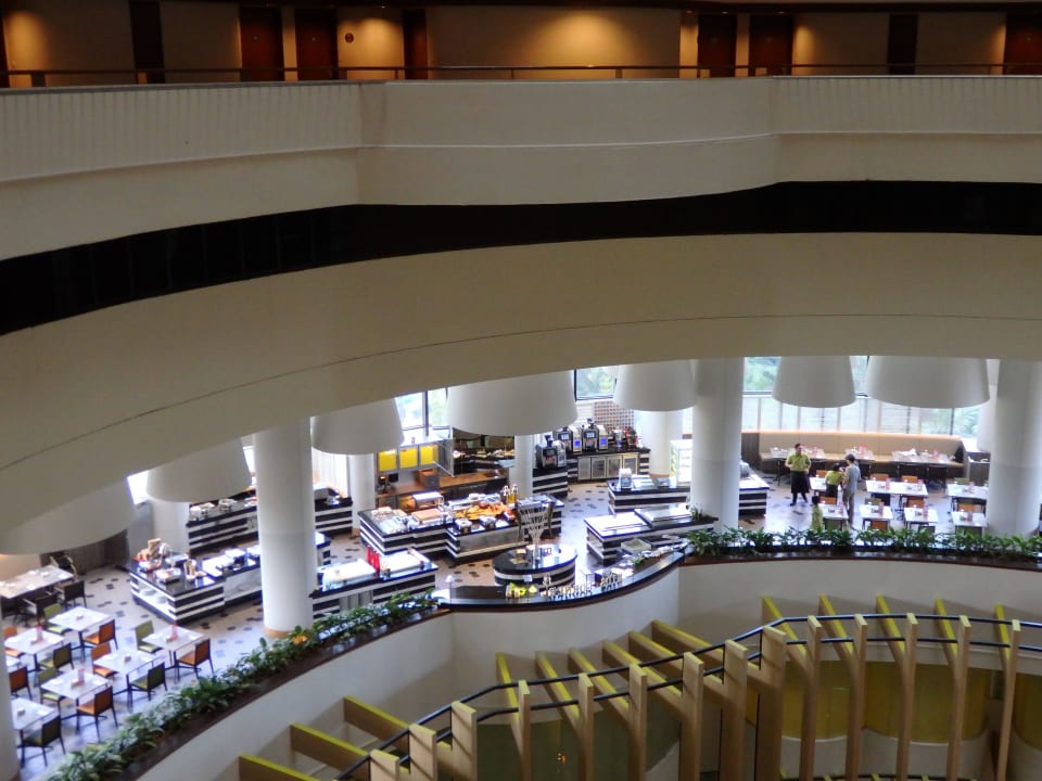 Frühstück Holiday Inn Singapore Atrium