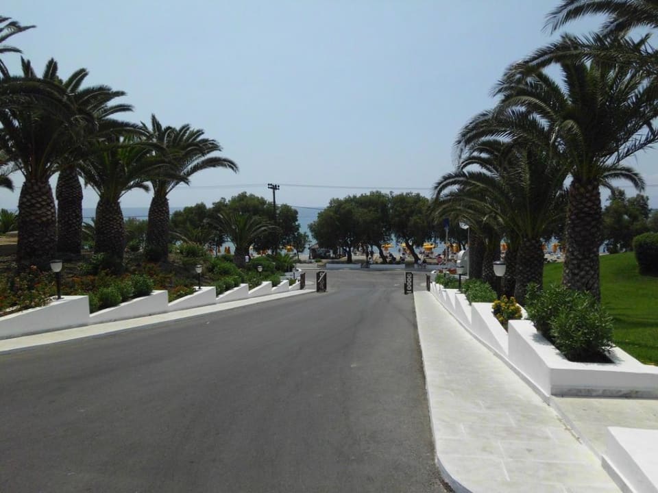 Blick vom Hotel zum Strand Lagas Aegean Village