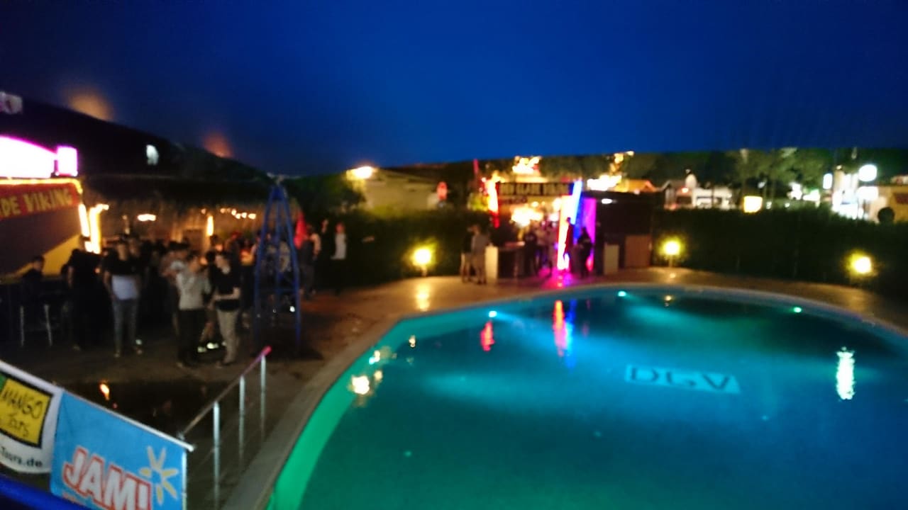 Pool Party Hotel Golden Sands - Adults only