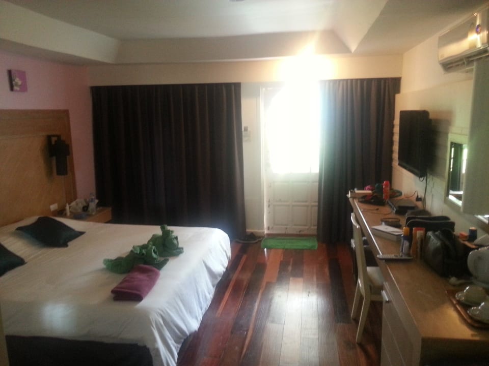 Zimmer Hotel Nakara Long Beach Resort