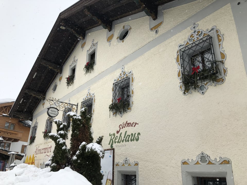 Außenansicht Hotel Almerwirt