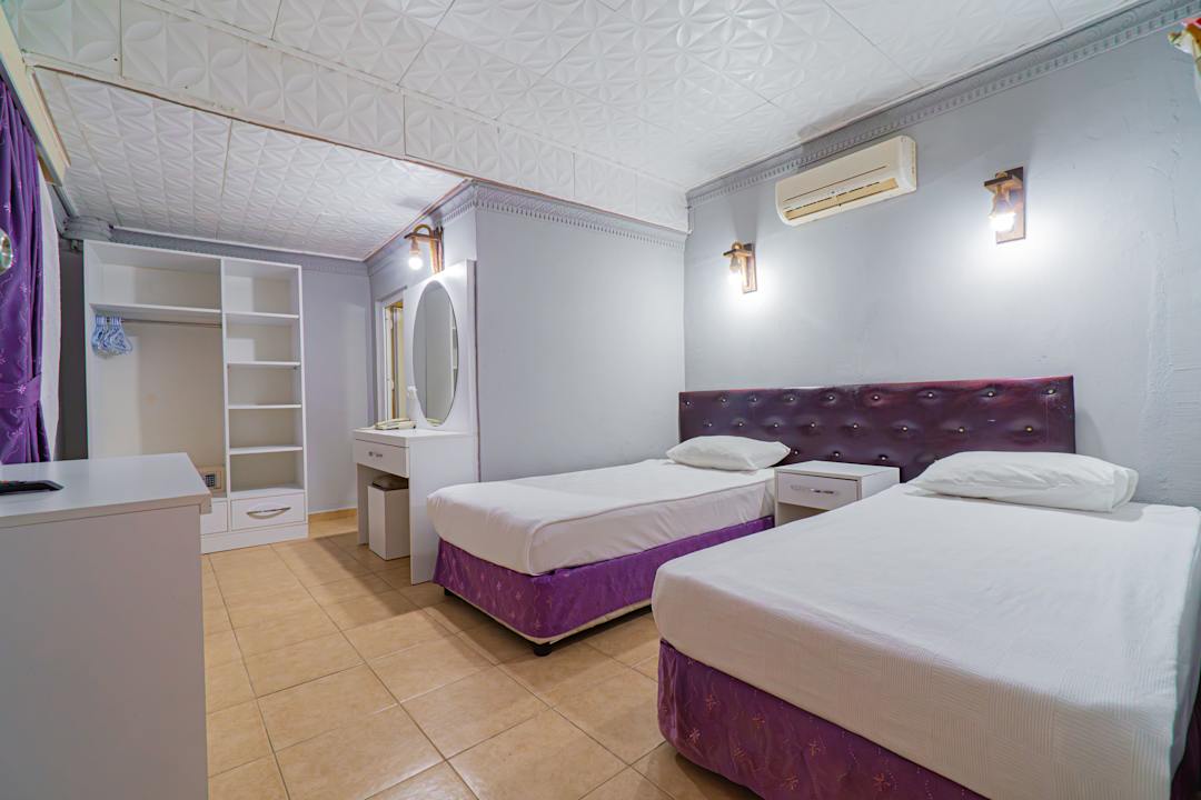 Zimmer Sayanora Hotel