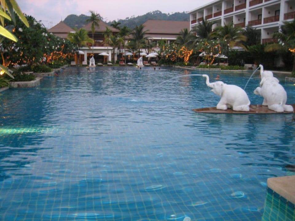 Pool Hotel Naithonburi Beach Resort