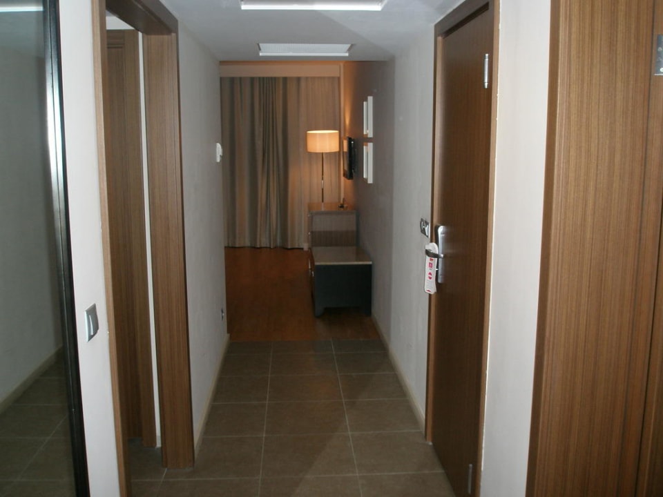Flur Zimmer 2114 Arum Barut Collection