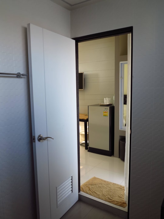 Blick vom Bad ins Zimmer Le Neuf Nakorn
