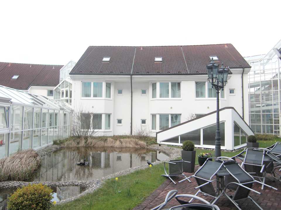 Schöne Aussenterrasse nur zu kühl im April Leonardo Hotel Hamburg Airport