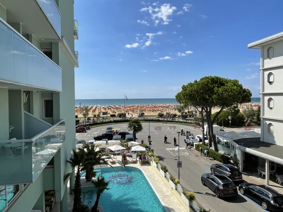 Pool Hotel Montecarlo