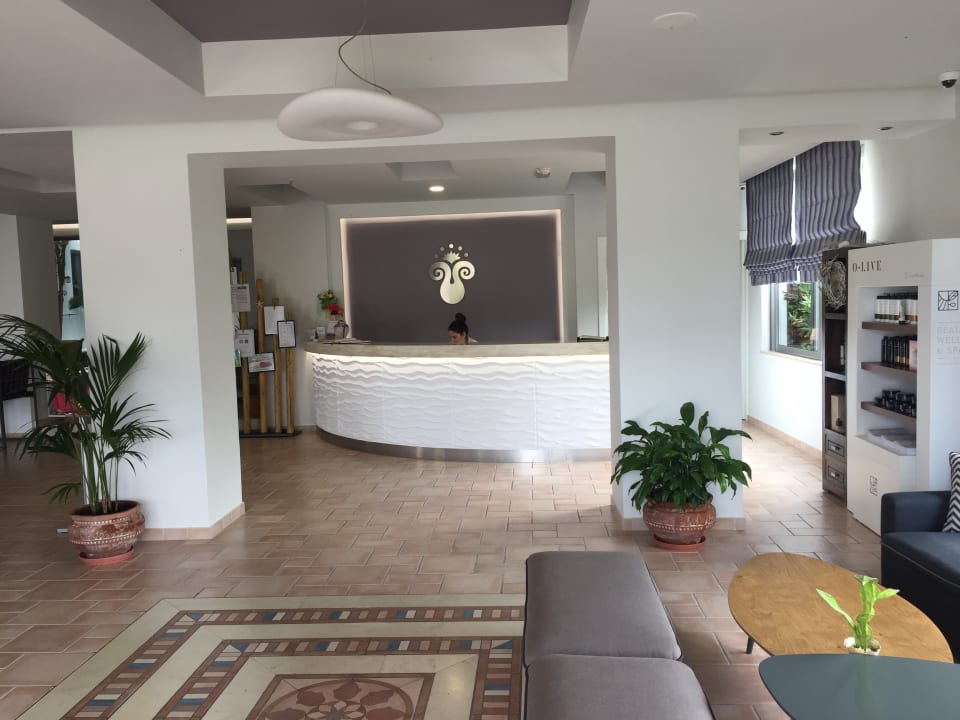 Lobby Alianthos Garden Hotel
