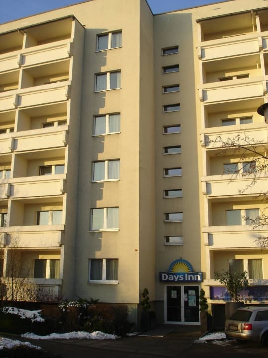 Hotel (Eingangsseite an der Strasse) Days Inn Leipzig City Centre