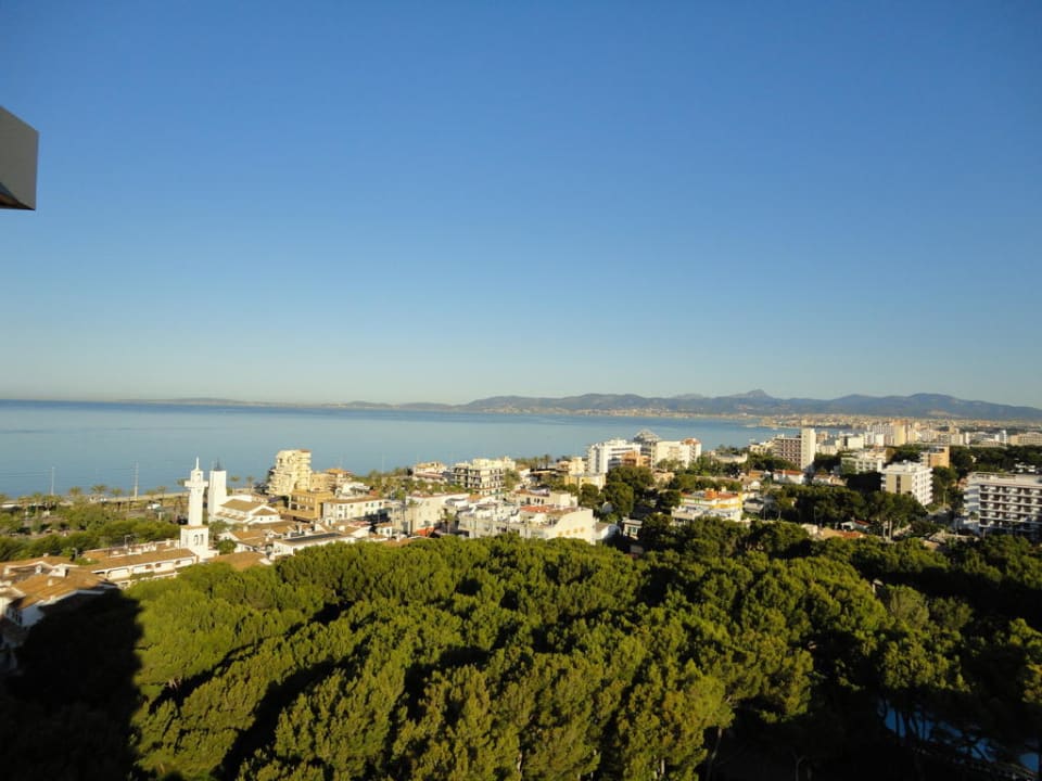 Seitlicher Meerblick vom Balkon im 12. Stock Hotel Obelisco