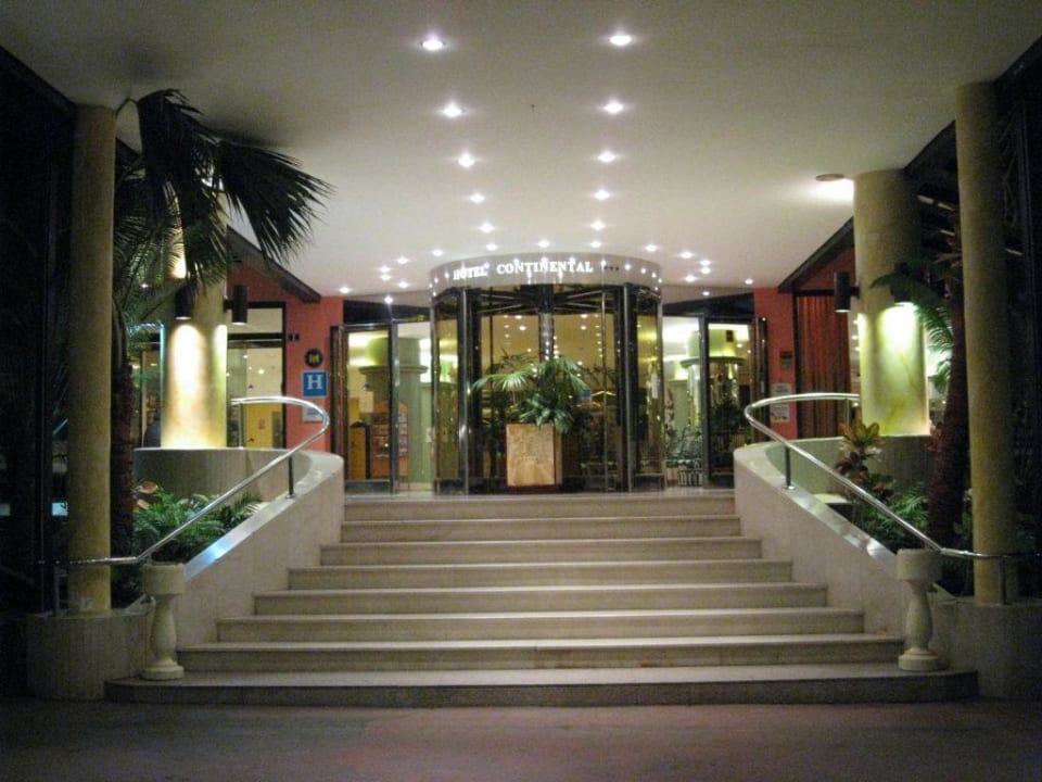 Eingang Abora Continental by Lopesan Hotels