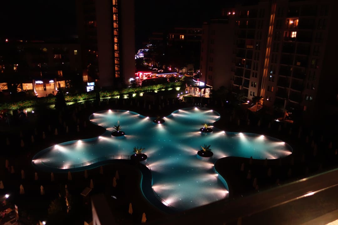 Bei Nacht Barceló Royal Beach