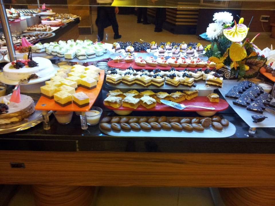 Desserts Alaiye Resort & Spa