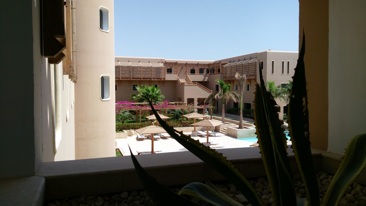 Blick zum Pool The Breakers Diving & Surfing Lodge