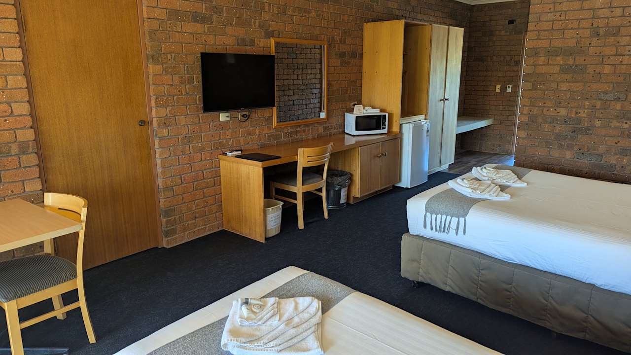 Zimmer Grange Burn Motel