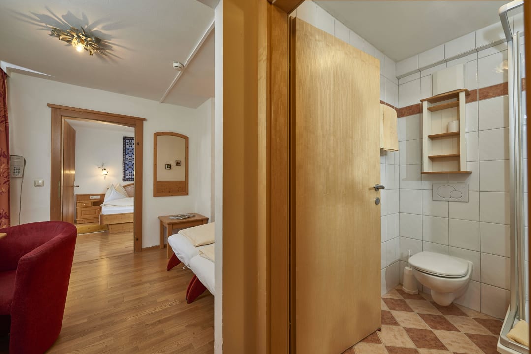 Zimmer - Badezimmer Gartenhotel Daxer