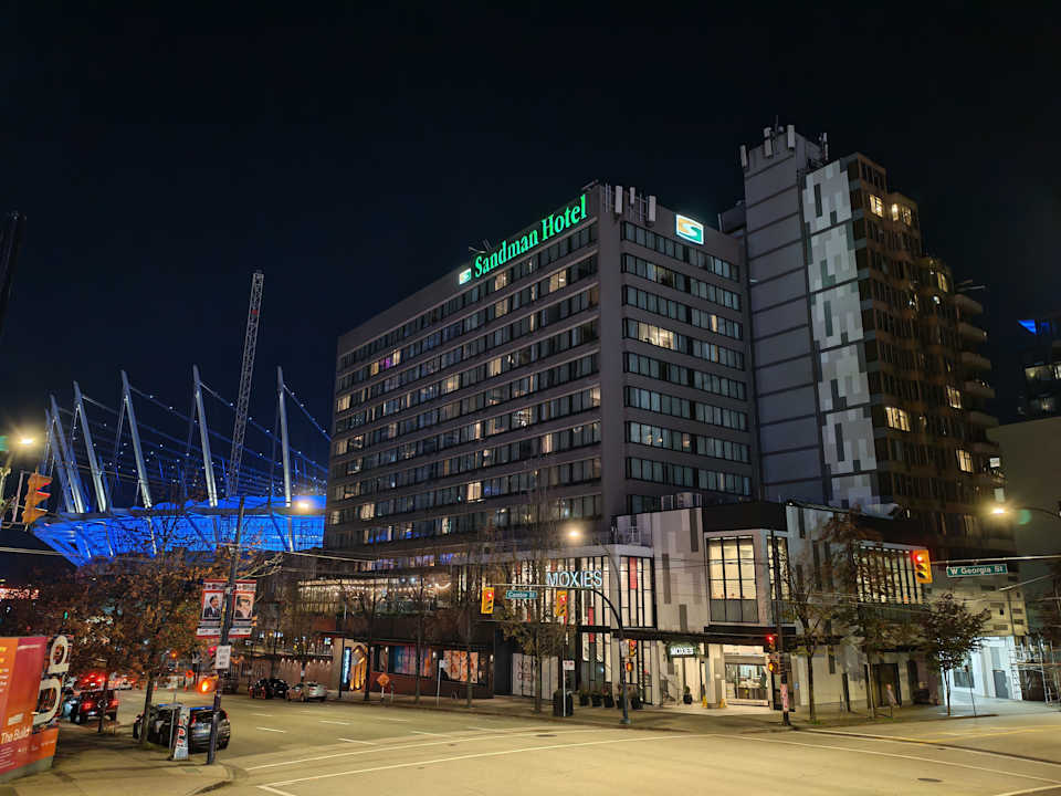 Außenansicht Sandman Hotel Vancouver City Centre