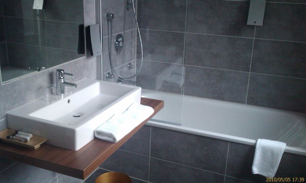Bad Zimmer 126 Hotel Mannheimer Hof - Leonardo Limited Edition