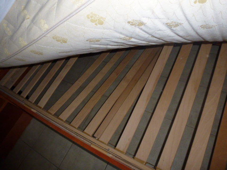 Kaputter Lattenrost Apartments Polynesia Plava Laguna