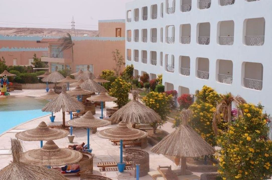 Parasole Titanic Resort & Aqua Park