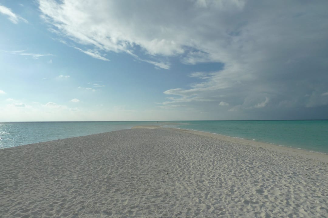 Sandbank Kuramathi Maldives