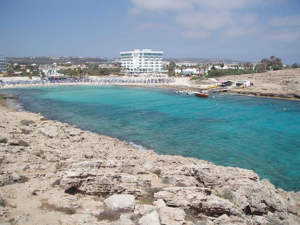 Hügelblick zum Hotel Hotel Nissi Beach Resort