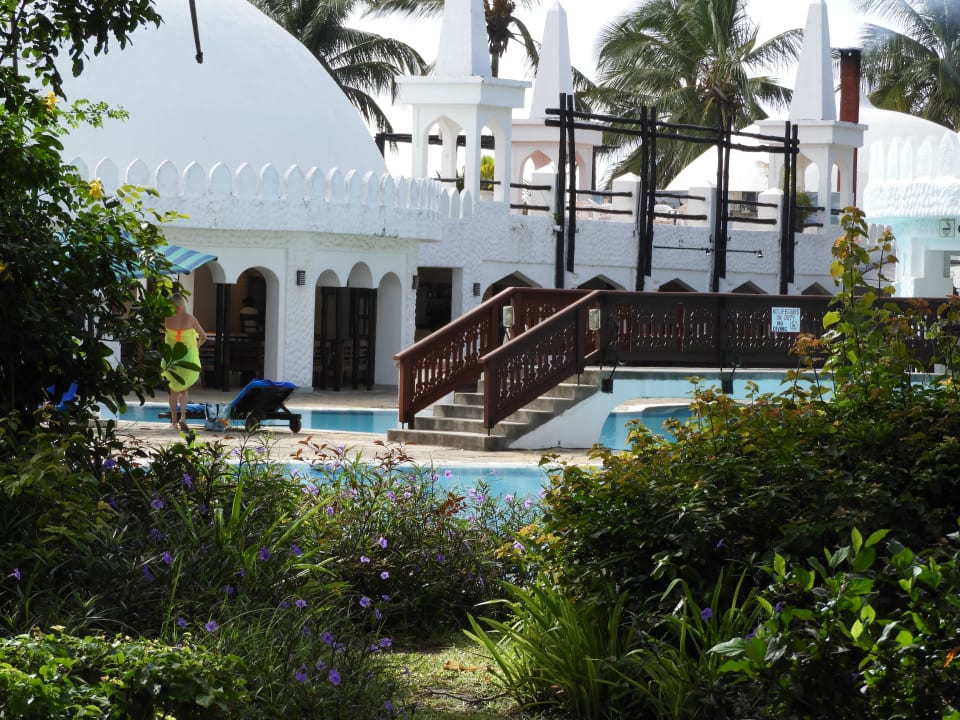 Pool Hotel Southern Palms Beach Resort