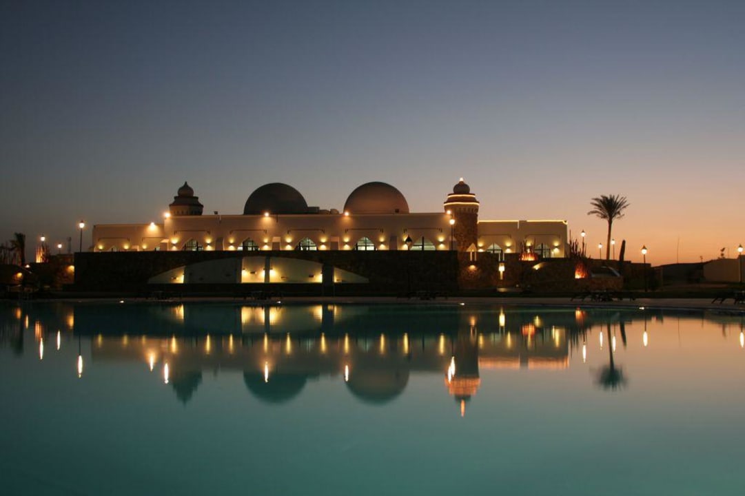 Abendstimmung vom Pool aus Hotel Gorgonia Beach Resort