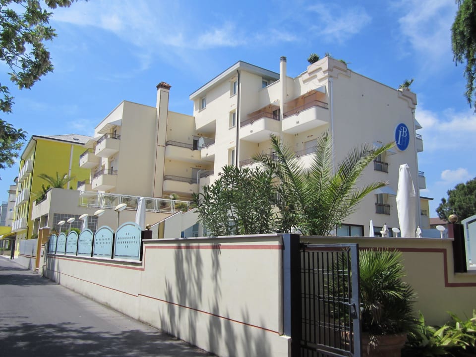 Von der Rückseite aus Hotel International Beach