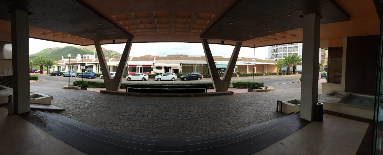 Panorama Eingang Hotel & Spa S'Entrador Playa