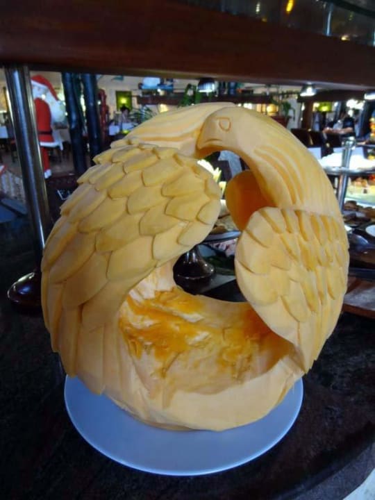 Schnitzkunst Hotel Southern Palms Beach Resort