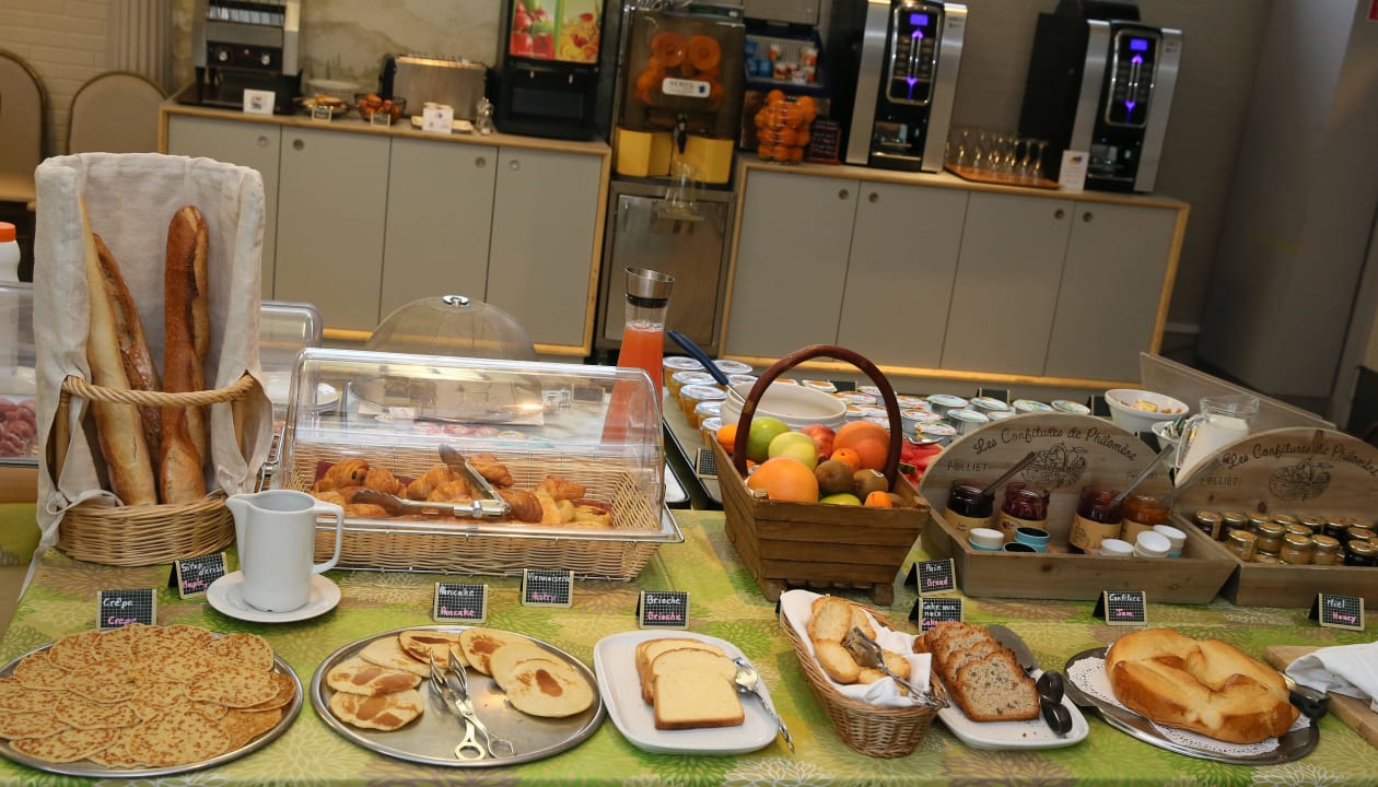 Petit déjeuner Hotel Dauphitel