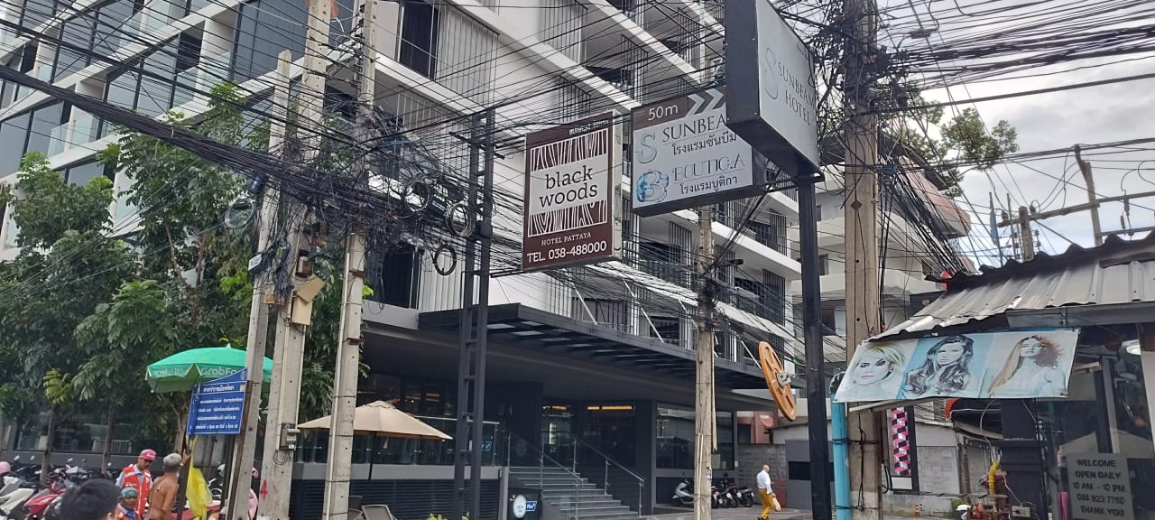 Außenansicht Blackwoods Hotel Pattaya